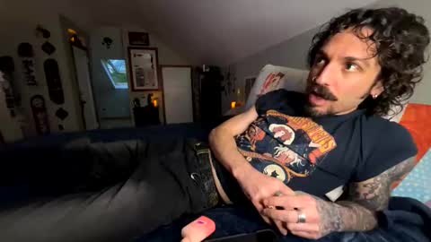 Snapshot of mrfanceypants chatting on 05/06/26, 03:35 mrfanceypants online show from 05/06/26, 03:35