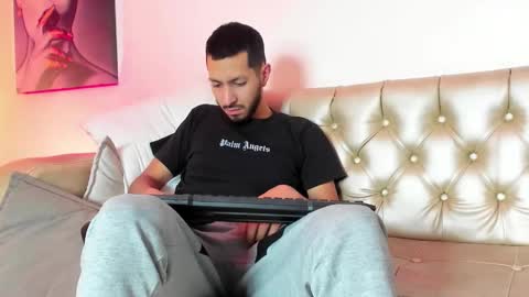 Snapshot of mrfranco_vc chatting on 03/29/26, 01:44 Andy online show from 03/29/26, 01:44