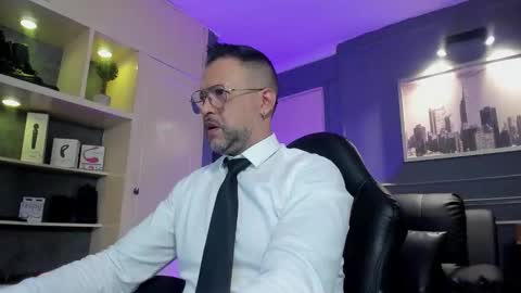 Snapshot of mrfrank_tattoo chatting on 01/12/26, 12:32 MrFrank. online show from 01/12/26, 12:32