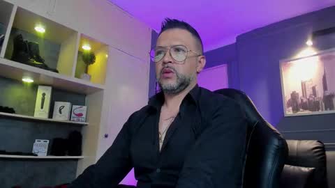 Snapshot of mrfrank_tattoo chatting on 01/17/26, 11:48 MrFrank. online show from 01/17/26, 11:48