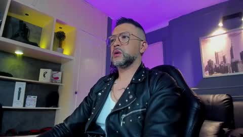 Snapshot of mrfrank_tattoo chatting on 02/08/26, 10:18 MrFrank. online show from 02/08/26, 10:18