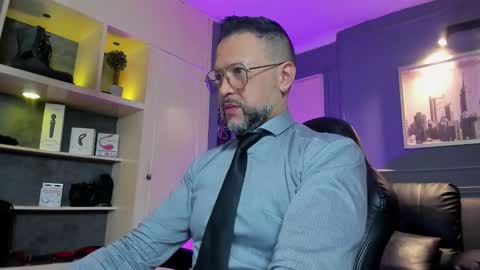 Snapshot of mrfrank_tattoo chatting on 02/16/26, 10:33 MrFrank. online show from 02/16/26, 10:33