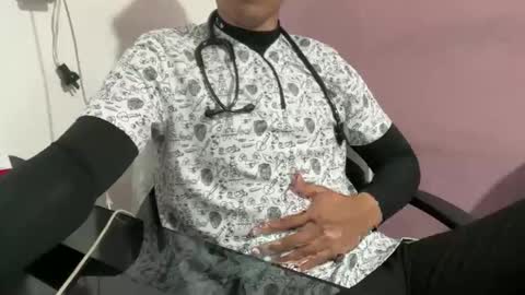 Snapshot of mrheartsoul chatting on 03/17/26, 02:16 MrHeart online show from 03/17/26, 02:16