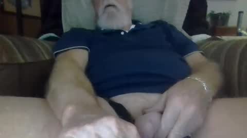 Snapshot of mrhollar chatting on 04/21/26, 12:23 mrhollar online show from 04/21/26, 12:23
