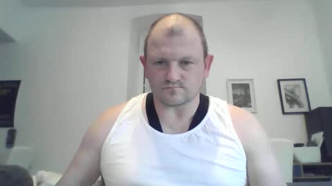 Snapshot of mrhotsex69 chatting on 04/20/26, 11:17 mrhotsex69 online show from 04/20/26, 11:17