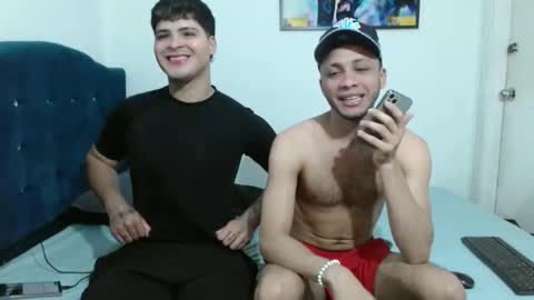 Snapshot of mrightnow07 chatting on 11/26/25, 04:13 mrightnow07 online show from 11/26/25, 04:13