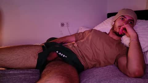 Snapshot of mrj9921 chatting on 02/18/25, 08:49 Juan online show from 02/18/25, 08:49