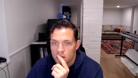 Snapshot of mrkenridge chatting on 10/31/25, 02:07 mrkenridge online show from 10/31/25, 02:07
