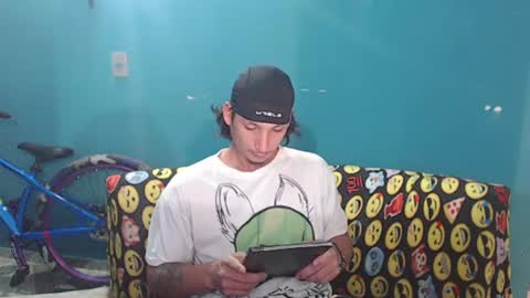 Snapshot of mrkingsaintx chatting on 06/17/26, 01:08 DEIVI online show from 06/17/26, 01:08