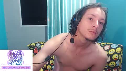 Snapshot of mrkingsaintx chatting on 06/30/26, 12:33 DEIVI online show from 06/30/26, 12:33