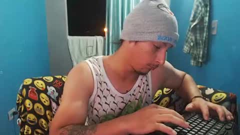 Snapshot of mrkingsaintx chatting on 07/14/26, 12:02 DEIVI online show from 07/14/26, 12:02