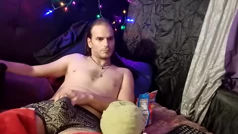 Snapshot of mrkinksized chatting on 12/23/24, 07:17 MrKinkSized online show from 12/23/24, 07:17