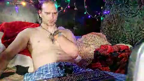 Snapshot of mrkinksized chatting on 12/25/24, 06:52 MrKinkSized online show from 12/25/24, 06:52