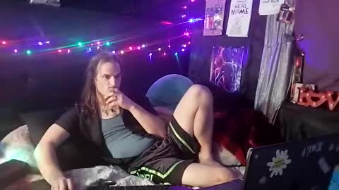 Snapshot of mrkinksized chatting on 02/02/25, 03:43 MrKinkSized online show from 02/02/25, 03:43