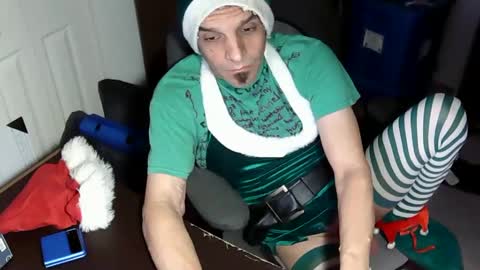 Snapshot of mrmarcxxcam chatting on 12/09/24, 06:01 MrMarc online show from 12/09/24, 06:01