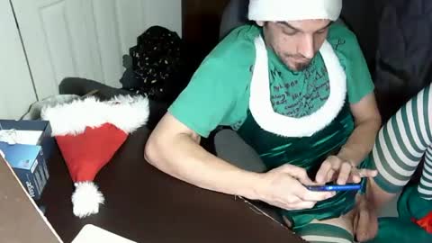 Snapshot of mrmarcxxcam chatting on 12/17/24, 06:02 MrMarc online show from 12/17/24, 06:02