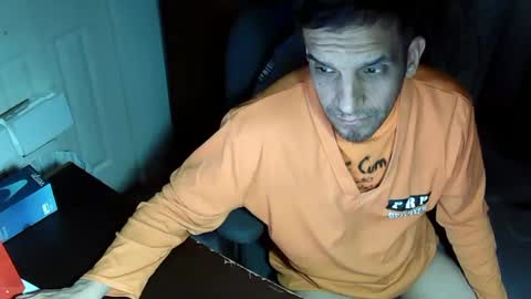 Snapshot of mrmarcxxcam chatting on 01/22/25, 04:34 MrMarc online show from 01/22/25, 04:34