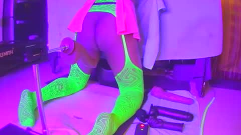 Snapshot of mrmiami85 chatting on 02/25/25, 10:50 Alejandro Alex online show from 02/25/25, 10:50