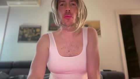 TaleOfLaura online show from 04/08/26, 10:21