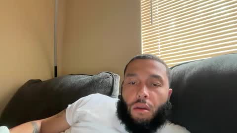 Snapshot of mrnuts24 chatting on 11/15/25, 05:53 mrnuts24 online show from 11/15/25, 05:53