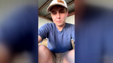 Snapshot of mrpittslee chatting on 04/24/26, 11:51 mrpittslee online show from 04/24/26, 11:51