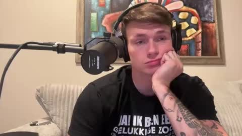 Snapshot of mrryanvoss chatting on 01/17/25, 11:07 Mr Ryan Voss online show from 01/17/25, 11:07