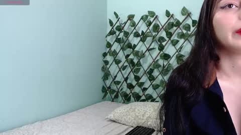 Helena Carter online show from 11/17/25, 05:52