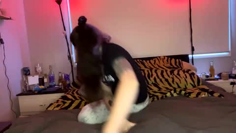 Snapshot of mrs_and_his_kitten chatting on 01/17/25, 07:41 mrs_and_his_kitten online show from 01/17/25, 07:41