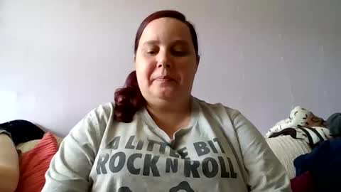Snapshot of mrs_butterfly84 chatting on 05/27/26, 03:42 Mrs Butterfly online show from 05/27/26, 03:42