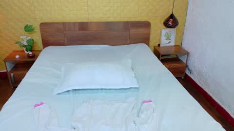 mrs_buttocks online show from 12/31/24, 12:57