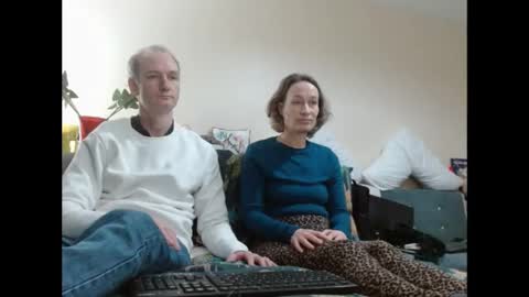 Snapshot of mrs_velvet_vixen_and_mr_stud chatting on 12/17/24, 08:45 Mrs Velvet Vixen online show from 12/17/24, 08:45