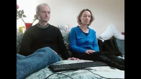 Snapshot of mrs_velvet_vixen_and_mr_stud chatting on 12/20/24, 08:38 Mrs Velvet Vixen online show from 12/20/24, 08:38