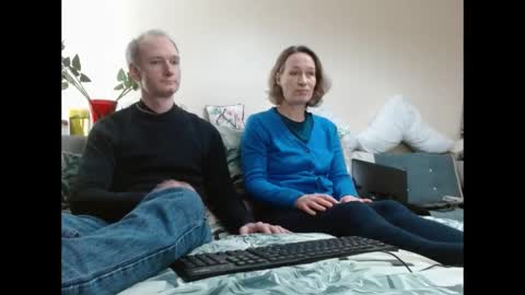 Snapshot of mrs_velvet_vixen_and_mr_stud chatting on 12/31/24, 08:48 Mrs Velvet Vixen online show from 12/31/24, 08:48