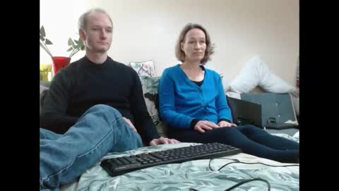 Snapshot of mrs_velvet_vixen_and_mr_stud chatting on 01/10/25, 08:51 Mrs Velvet Vixen online show from 01/10/25, 08:51