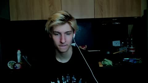 Snapshot of mrsexycum4u chatting on 01/22/25, 01:42 Adam online show from 01/22/25, 01:42