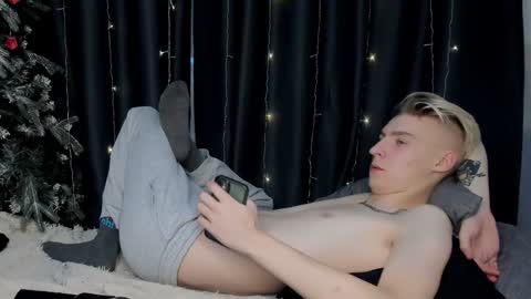 Snapshot of mrsexycum4u chatting on 02/03/25, 07:18 Adam online show from 02/03/25, 07:18