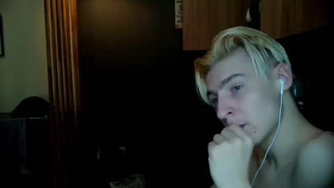 Snapshot of mrsexycum4u chatting on 02/21/25, 05:31 Adam online show from 02/21/25, 05:31