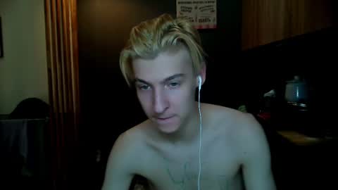 Snapshot of mrsexycum4u chatting on 02/21/25, 08:38 Adam online show from 02/21/25, 08:38