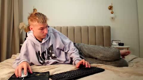 Snapshot of mrsexycum4u chatting on 09/14/25, 07:51 Adam online show from 09/14/25, 07:51