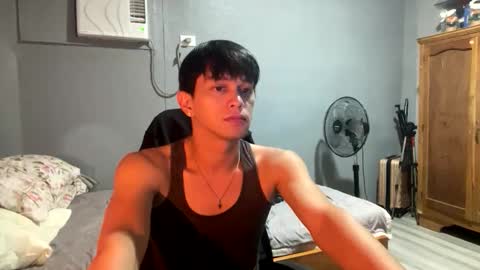 Snapshot of mrshawn95 chatting on 04/05/26, 06:38 shawn online show from 04/05/26, 06:38