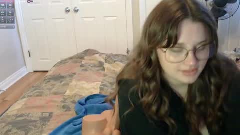 Snapshot of mrsjess1 chatting on 10/22/25, 03:23 MrsJess online show from 10/22/25, 03:23