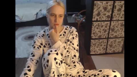 Sasha online show from 10/16/25, 04:08