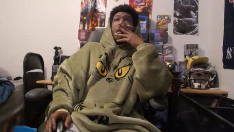 Snapshot of mrsoonicexrated chatting on 12/03/25, 09:40 mrsoonicexrated online show from 12/03/25, 09:40