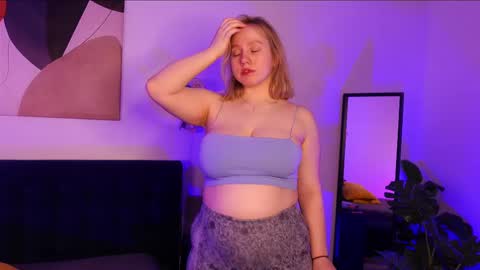 Snapshot of mrsprude chatting on 02/24/25, 05:43 Molly online show from 02/24/25, 05:43