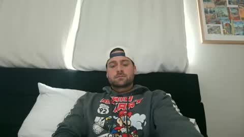 Snapshot of mrthickly818 chatting on 03/17/26, 01:14 mrthickly818 online show from 03/17/26, 01:14
