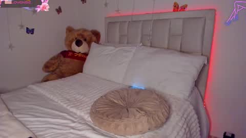 Tania online show from 12/15/25, 07:51