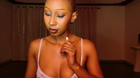 ms_crystal online show from 11/11/25, 08:42