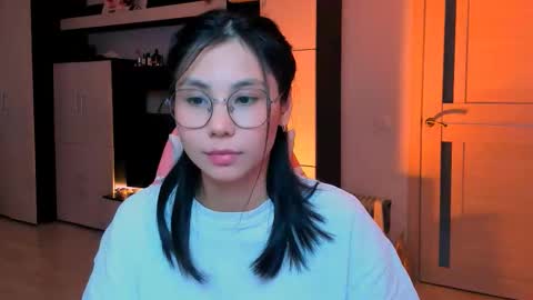 ms_emily_ online show from 11/05/25, 11:32