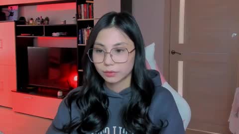Snapshot of ms_emily_ chatting on 04/23/26, 11:20 ms_emily_ online show from 04/23/26, 11:20