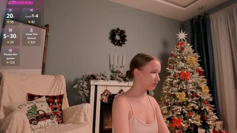 Snapshot of ms_evasweet chatting on 12/13/24, 07:53 Eva 3 online show from 12/13/24, 07:53